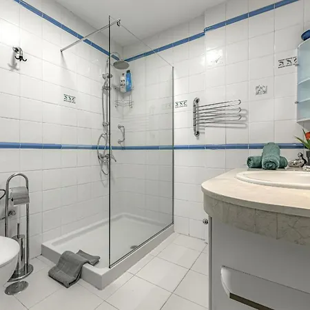 Atlantic 1 Apartment